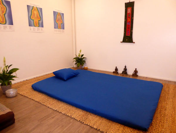 Thai yoga massage treatment room at Byron Quarter